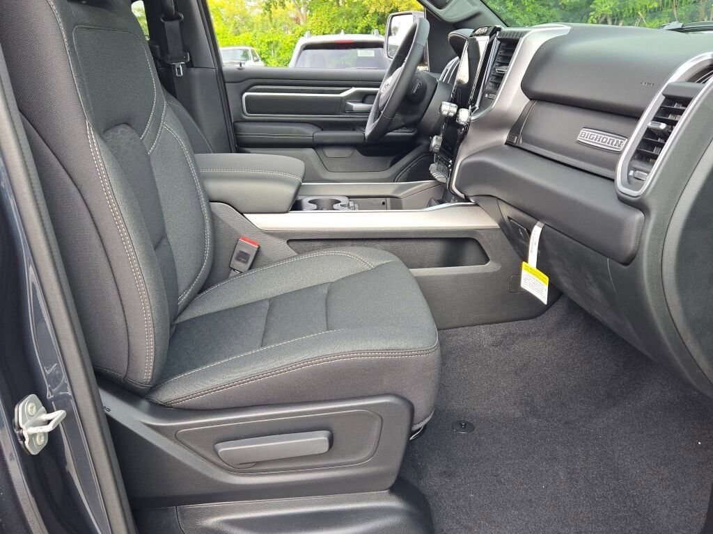 New 2026 RAM 1500 4x4 Crew Cab image 5