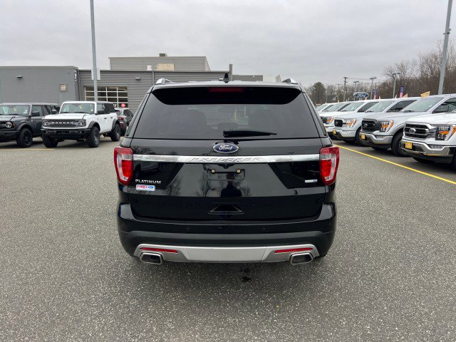 Used 2017 Ford Explorer Platinum image 4