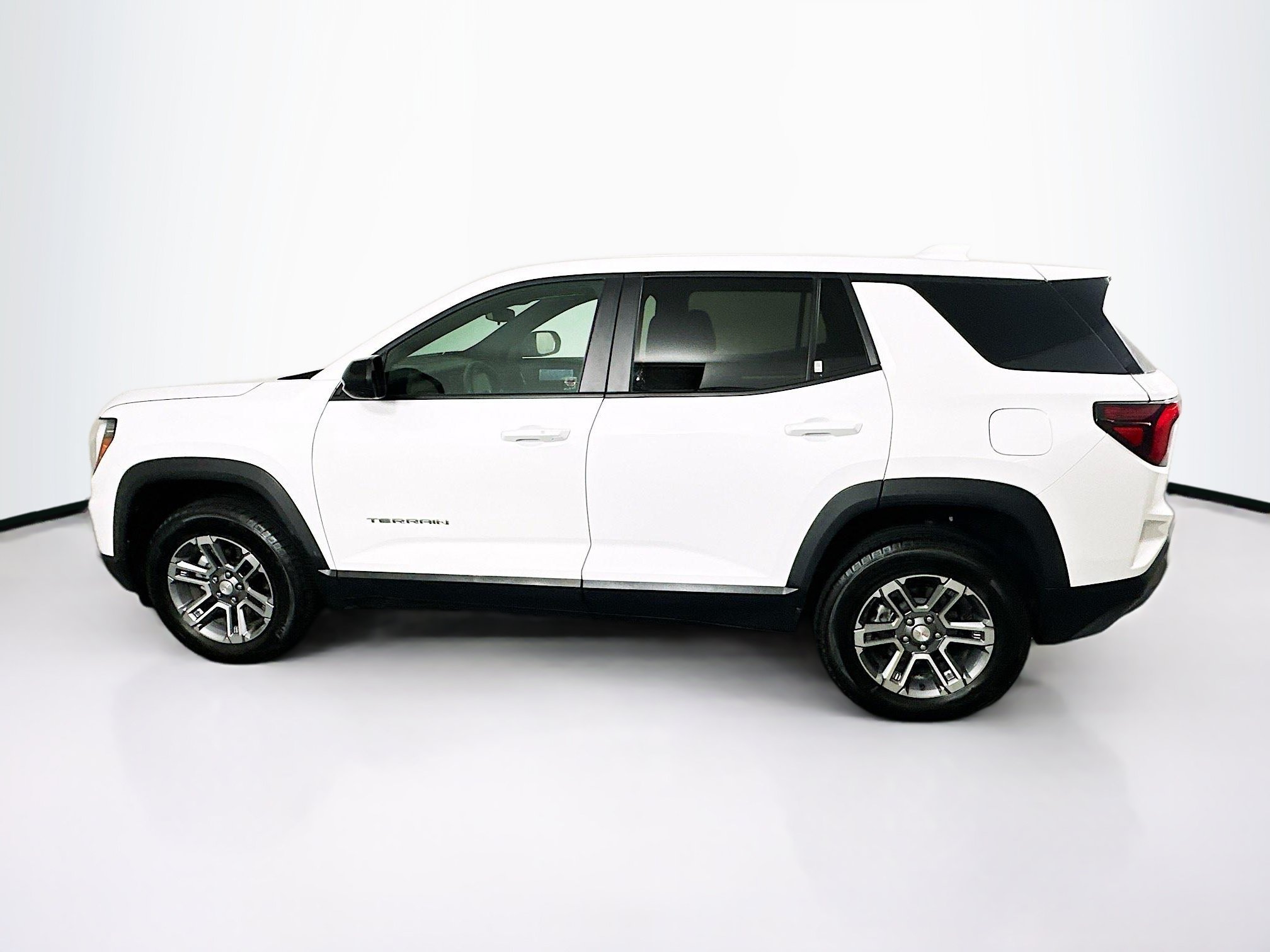 Used 2025 GMC Terrain Elevation AWD/4WD image 4