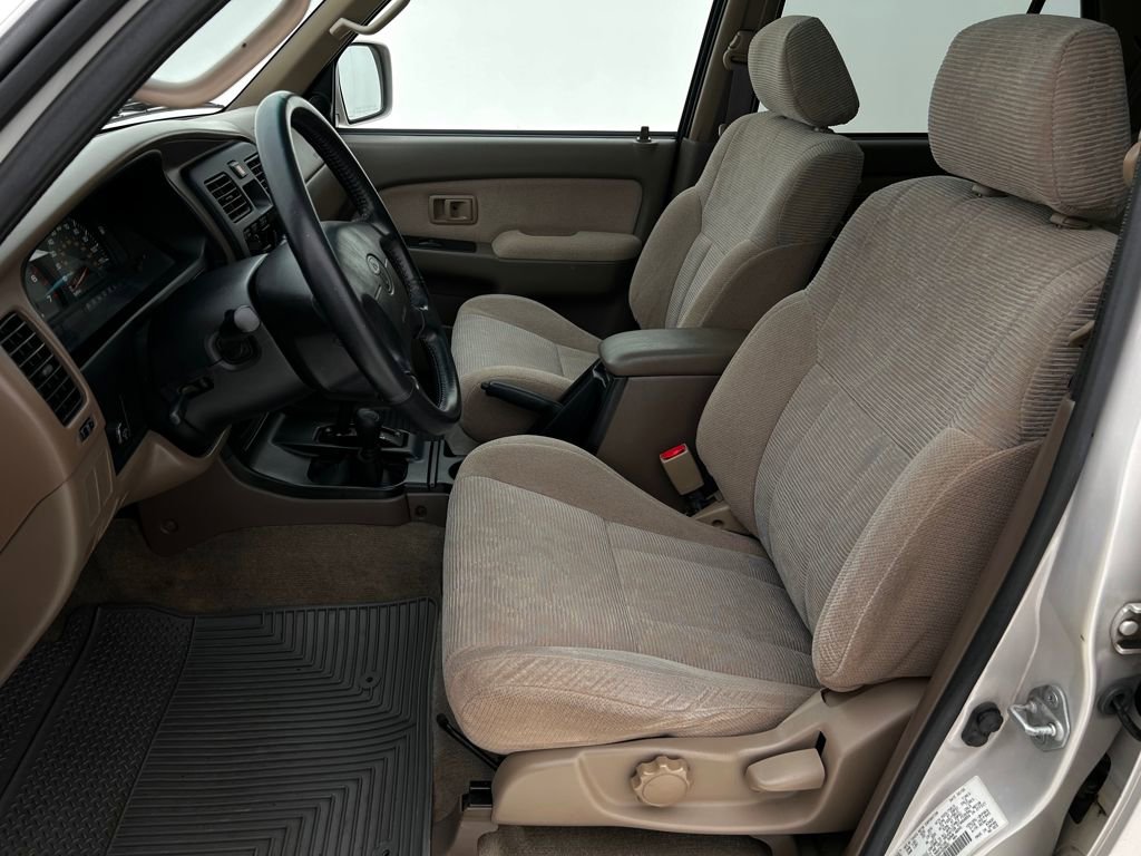 Used 2000 Toyota 4Runner SR5 image 11