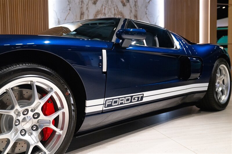 Used 2006 Ford GT RWD image 24