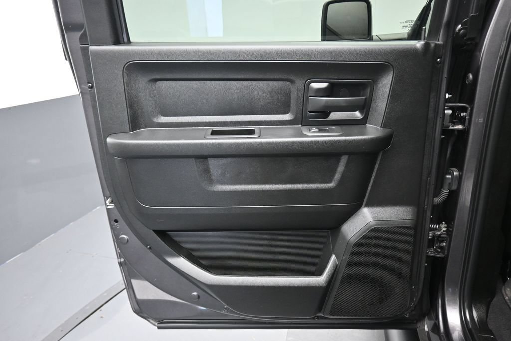 Used 2025 RAM 3500 Tradesman AWD/4WD image 32