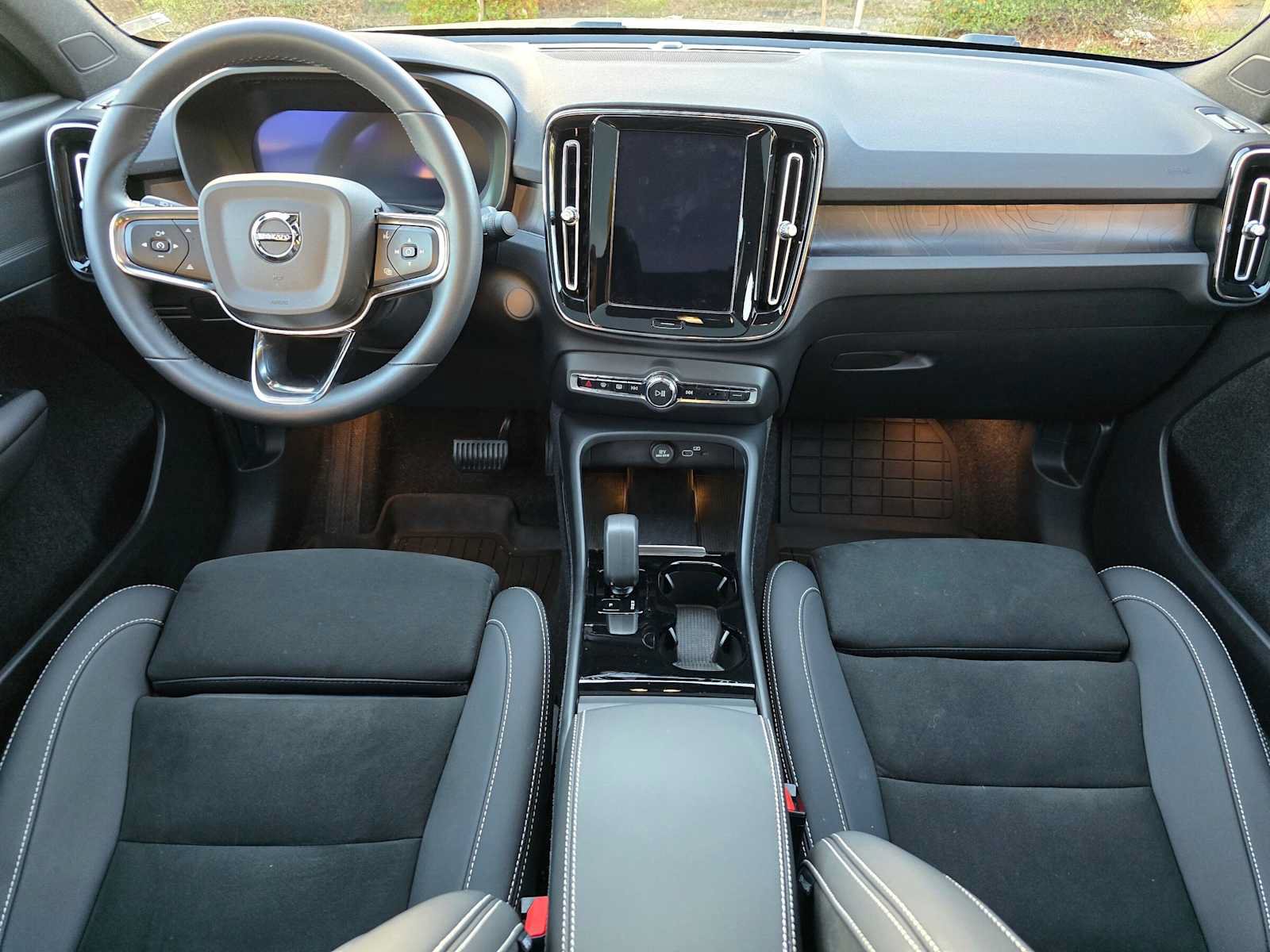 Used 2023 Volvo C40 P8 Recharge Plus w/ Climate Package AWD/4WD image 18