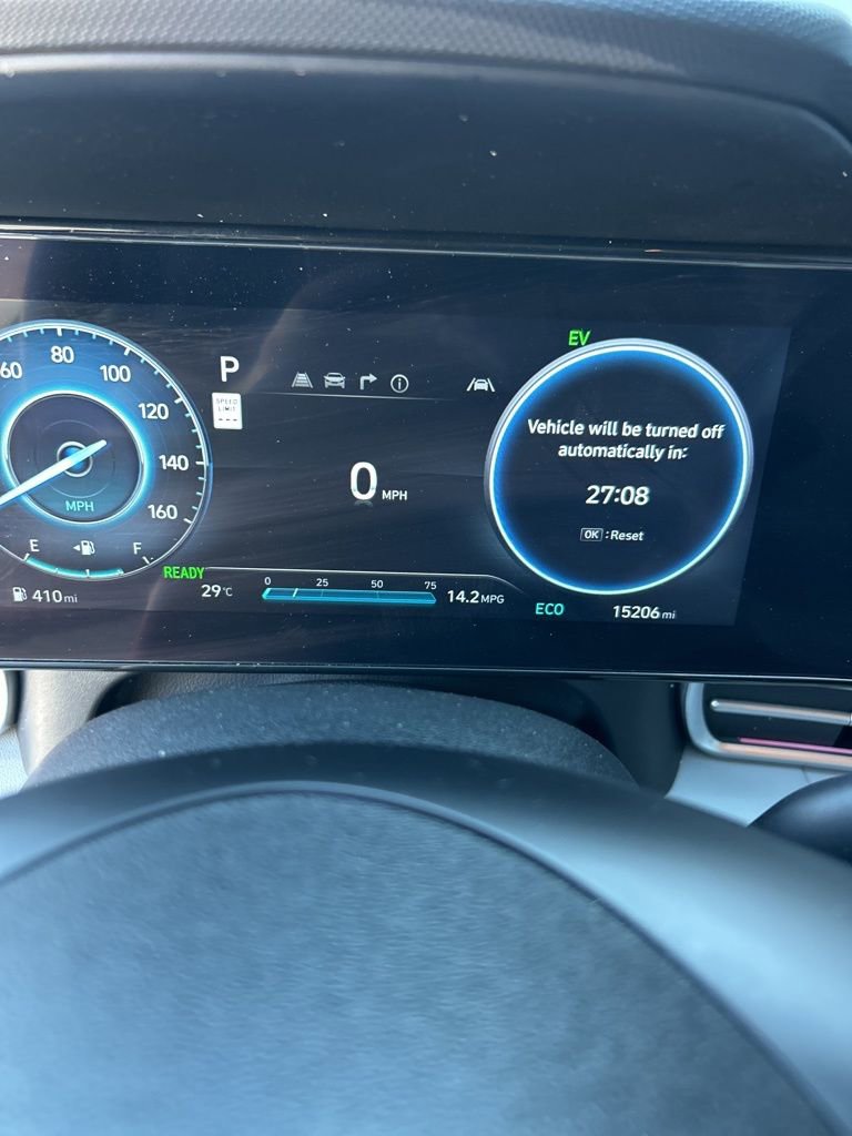 Certified 2025 Hyundai Elantra Limited image 8