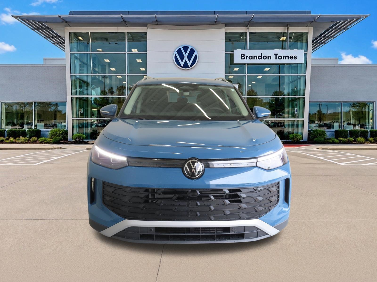 New 2026 Volkswagen Tiguan SE FWD image 9