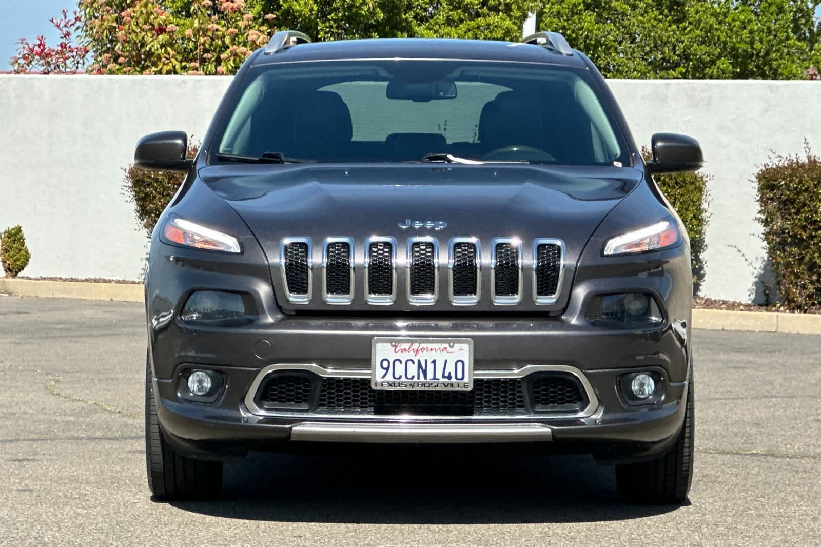 Used 2018 Jeep Cherokee Overland AWD/4WD image 10