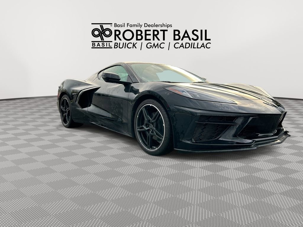 Used 2024 Chevrolet Corvette Stingray Coupe w/ Body-Color Dual Roof Package RWD image 2