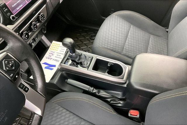 Used 2020 Toyota Tacoma SR5 AWD/4WD image 15