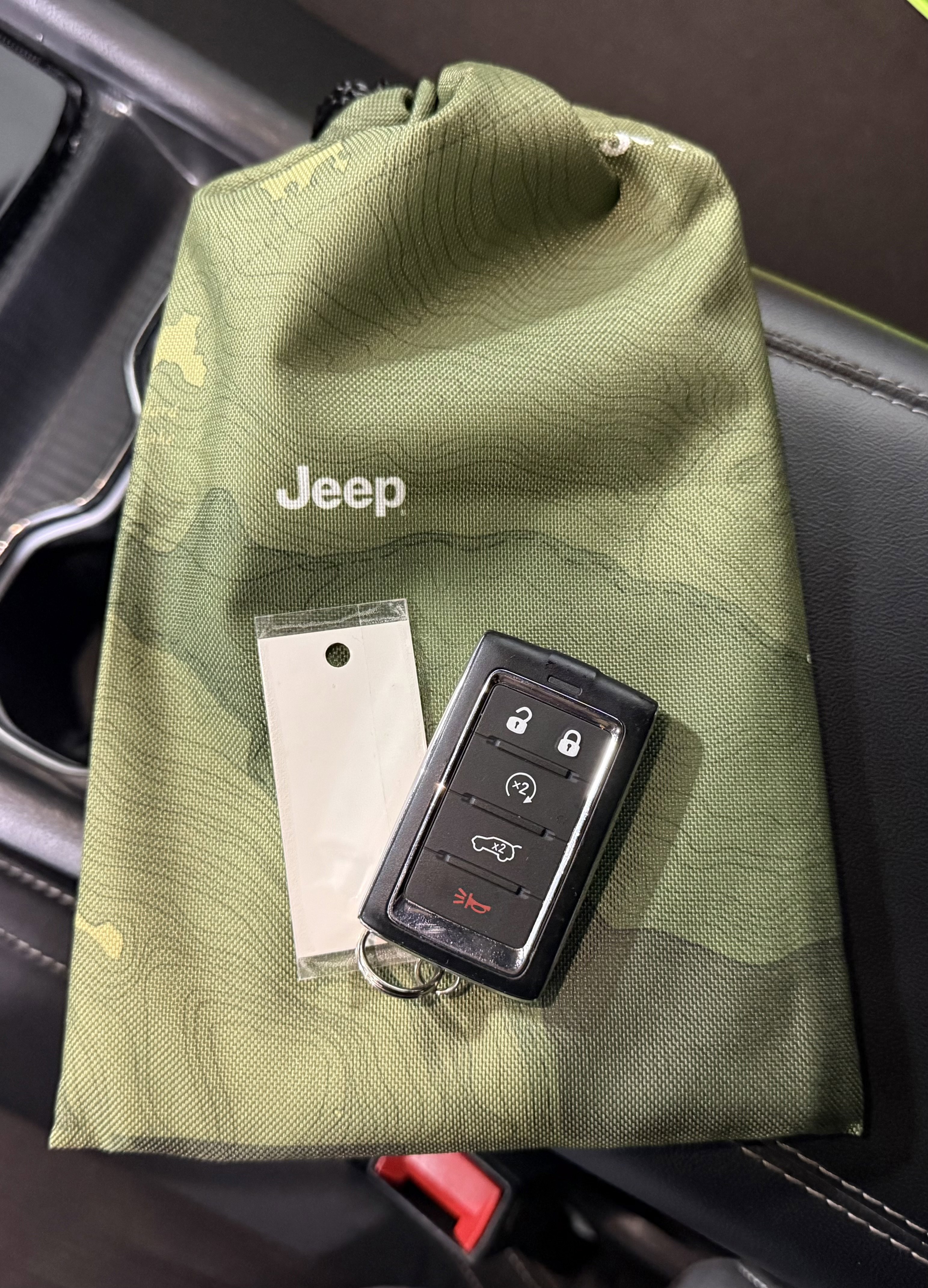 Used 2024 Jeep Grand Cherokee L Laredo w/ Luxury Tech Group I image 25