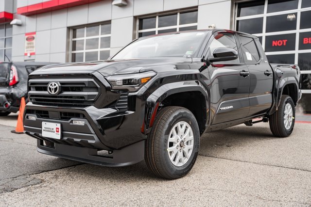 New 2026 Toyota Tacoma SR5 image 3