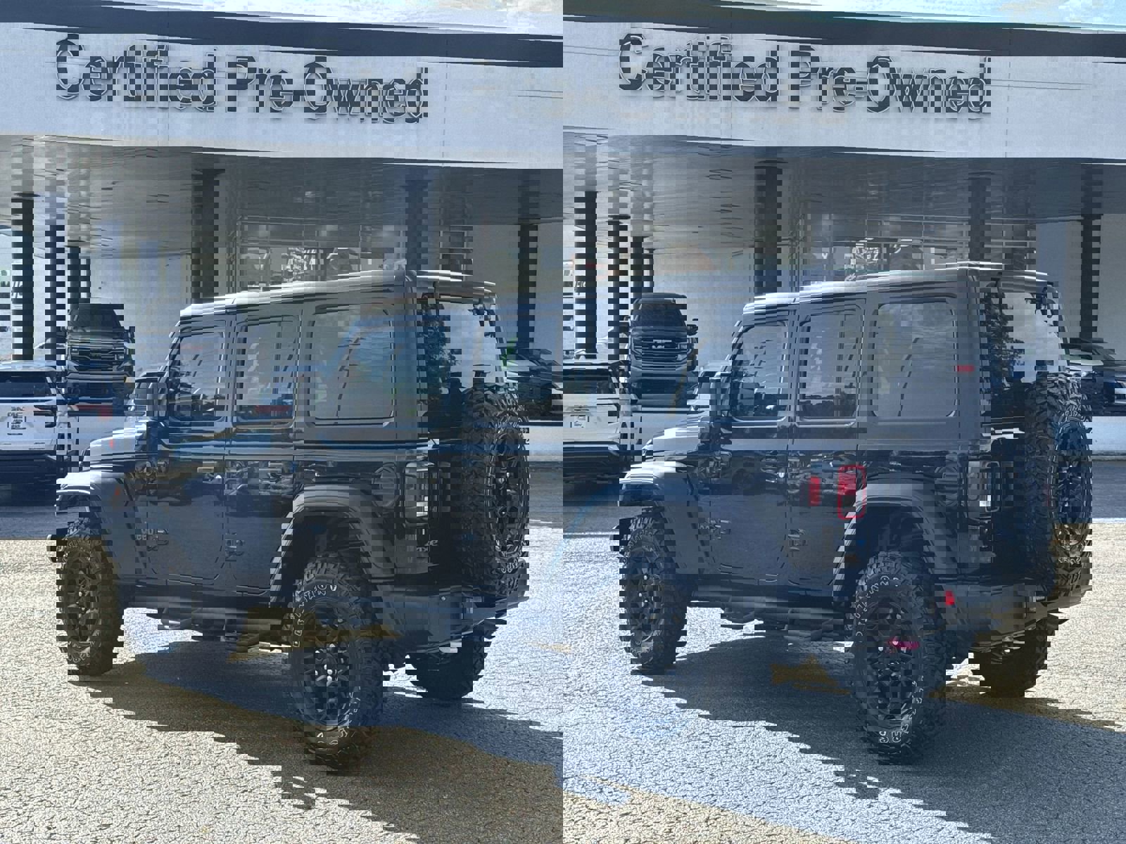 Used 2023 Jeep Wrangler Unlimited w/ 8.4" Radio Group image 8