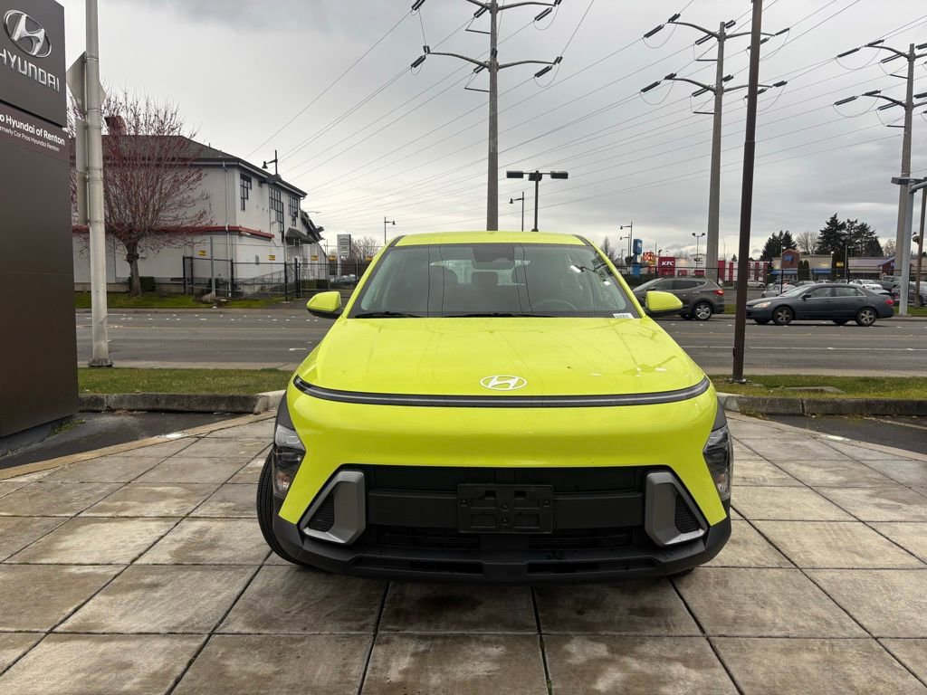 Certified 2025 Hyundai Kona SE image 3