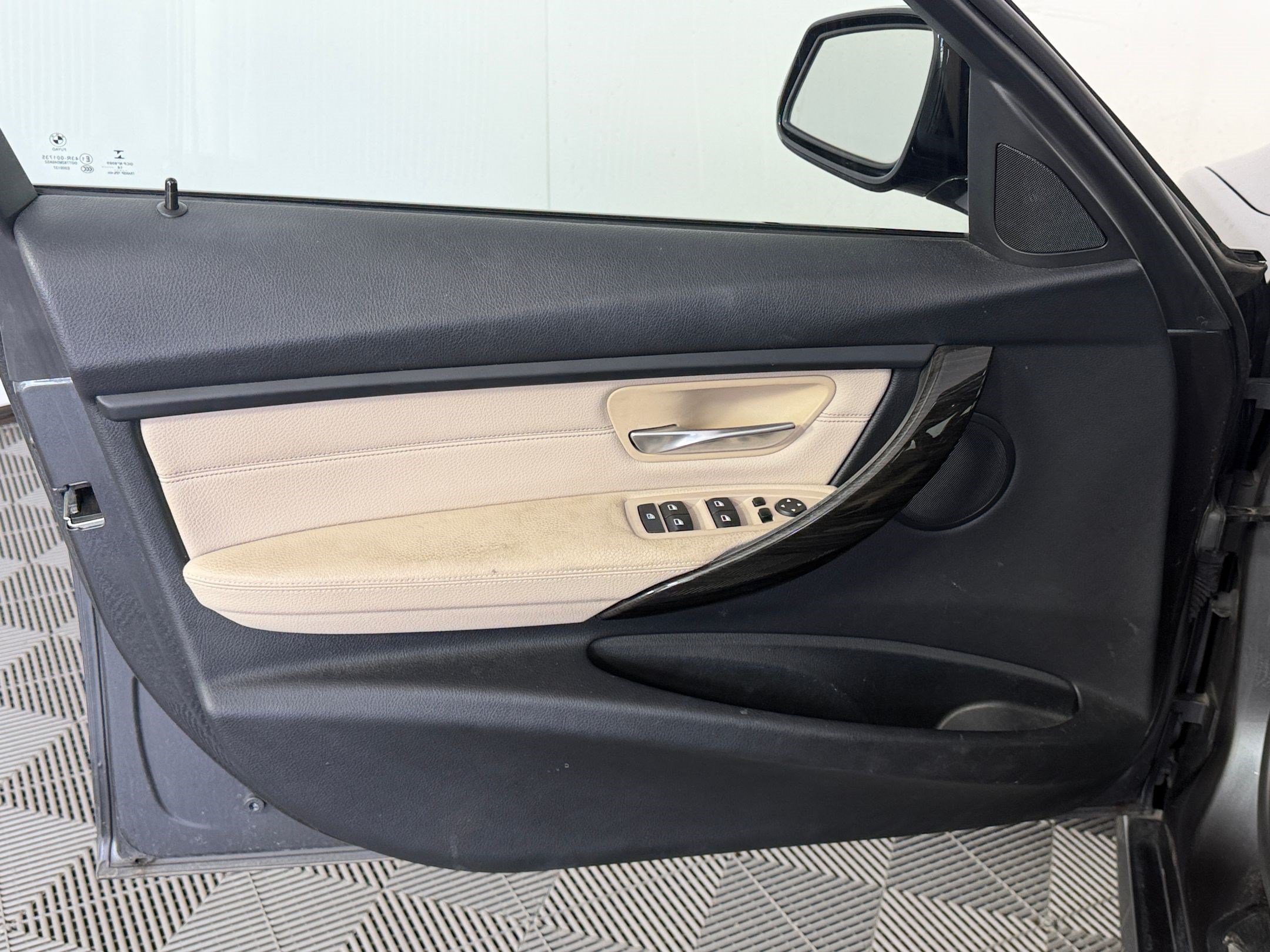 Used 2015 BMW 328i xDrive Sedan AWD/4WD image 12
