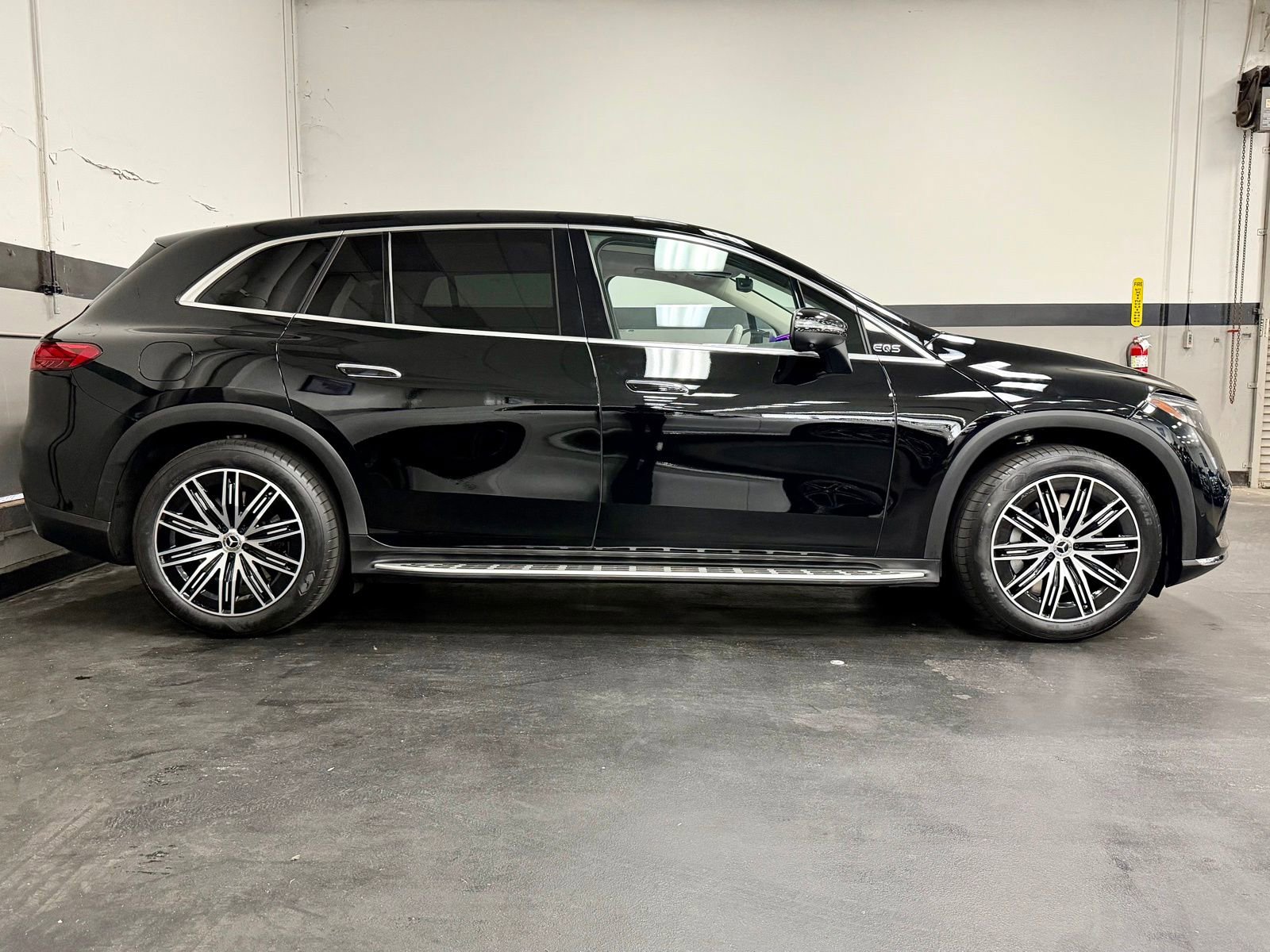 Certified 2023 Mercedes-Benz EQS 450+ SUV image 5