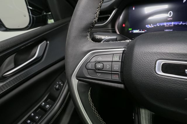 Used 2023 Jeep Grand Cherokee L Laredo AWD/4WD image 32