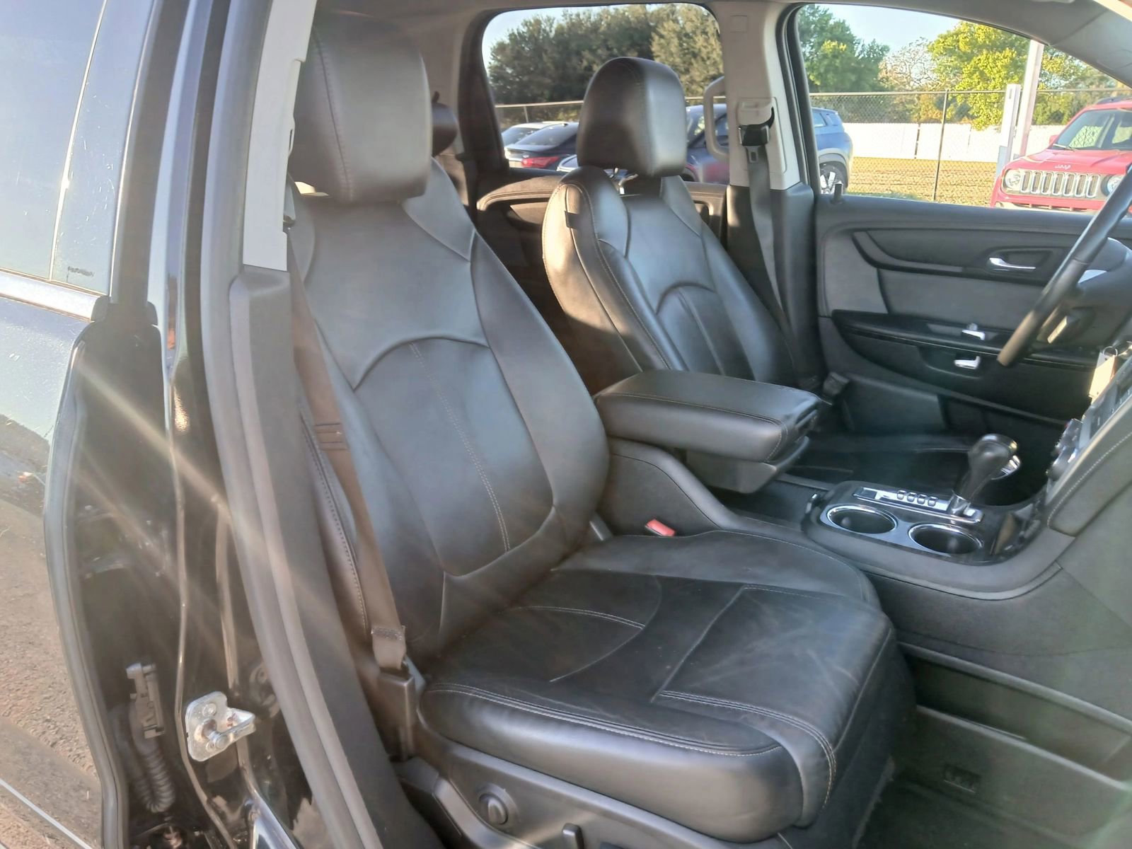 Used 2016 GMC Acadia SLT image 17