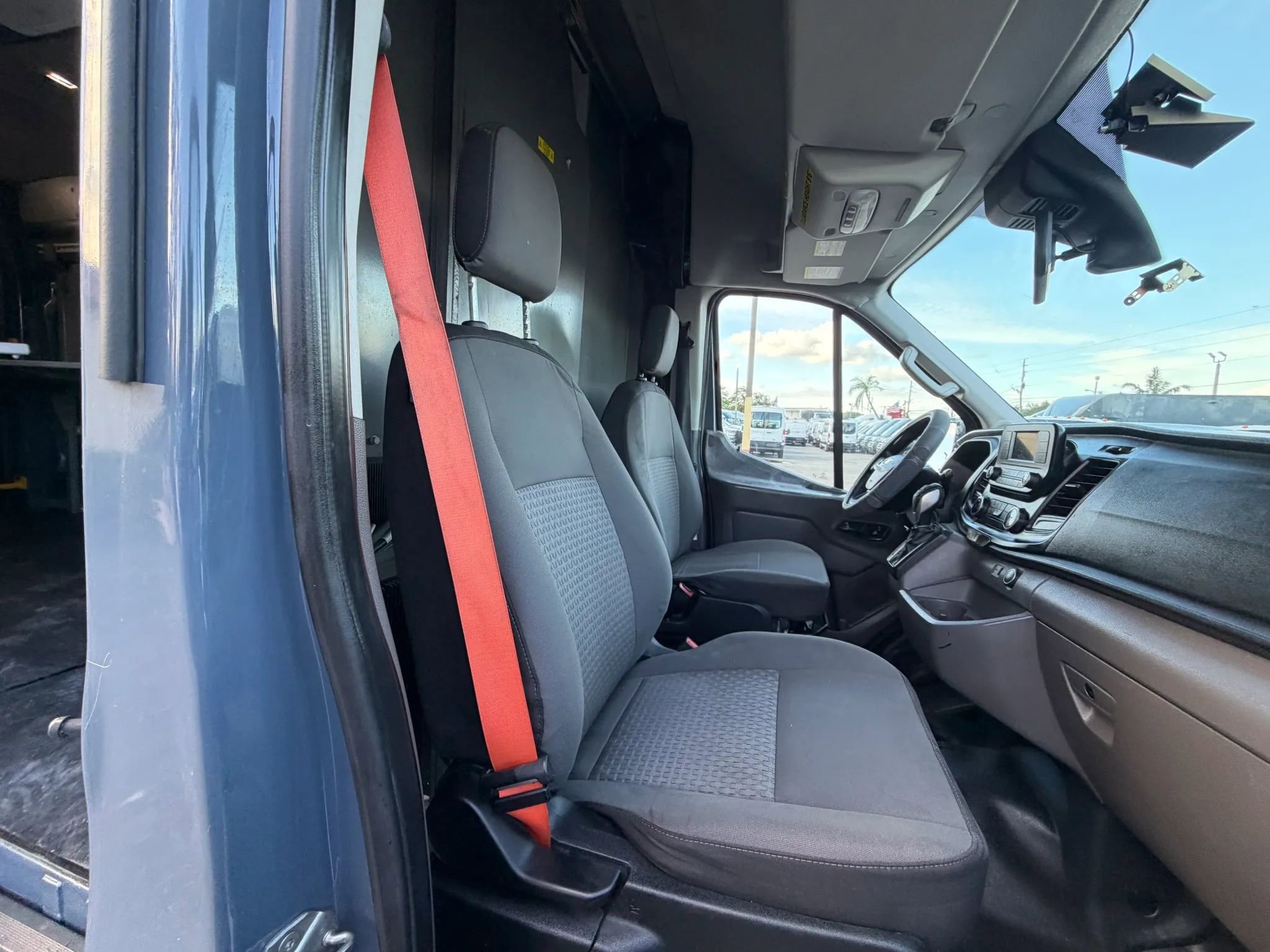 Used 2020 Ford Transit 250 148 High Roof Extended RWD image 18