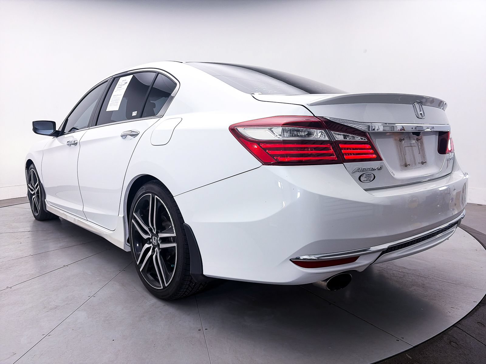 Used 2016 Honda Accord Sport image 8