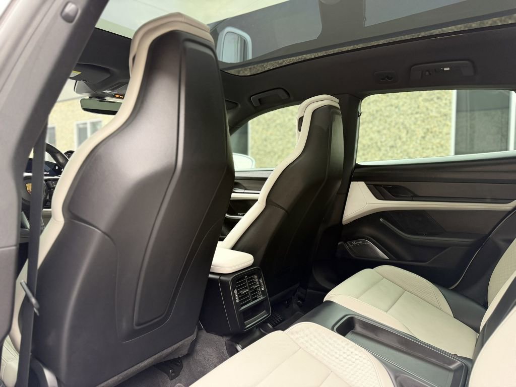 Used 2022 Porsche Taycan 4S AWD/4WD image 27
