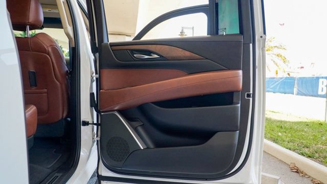 Used 2019 Cadillac Escalade ESV Premium Luxury RWD image 86