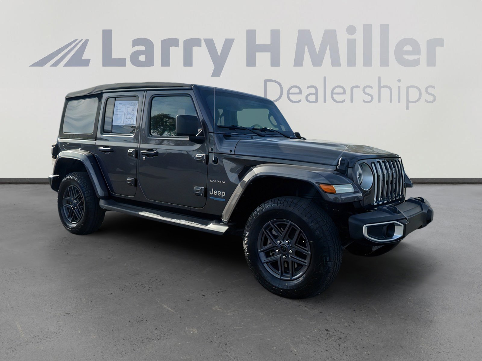 Used 2021 Jeep Wrangler Unlimited Sahara w/ Cold Weather Group image 7