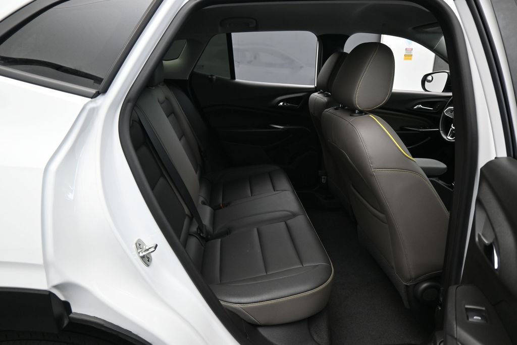 Used 2025 Chevrolet Trax ACTIV FWD image 35