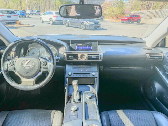 Used 2016 Lexus IS 200t image 7