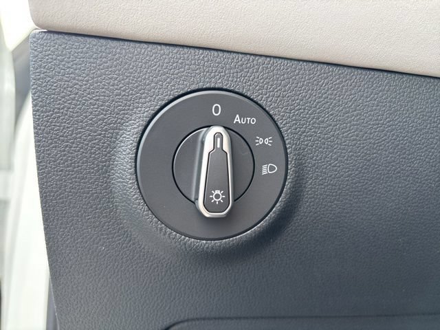 New 2026 Volkswagen Taos SE AWD/4WD image 30