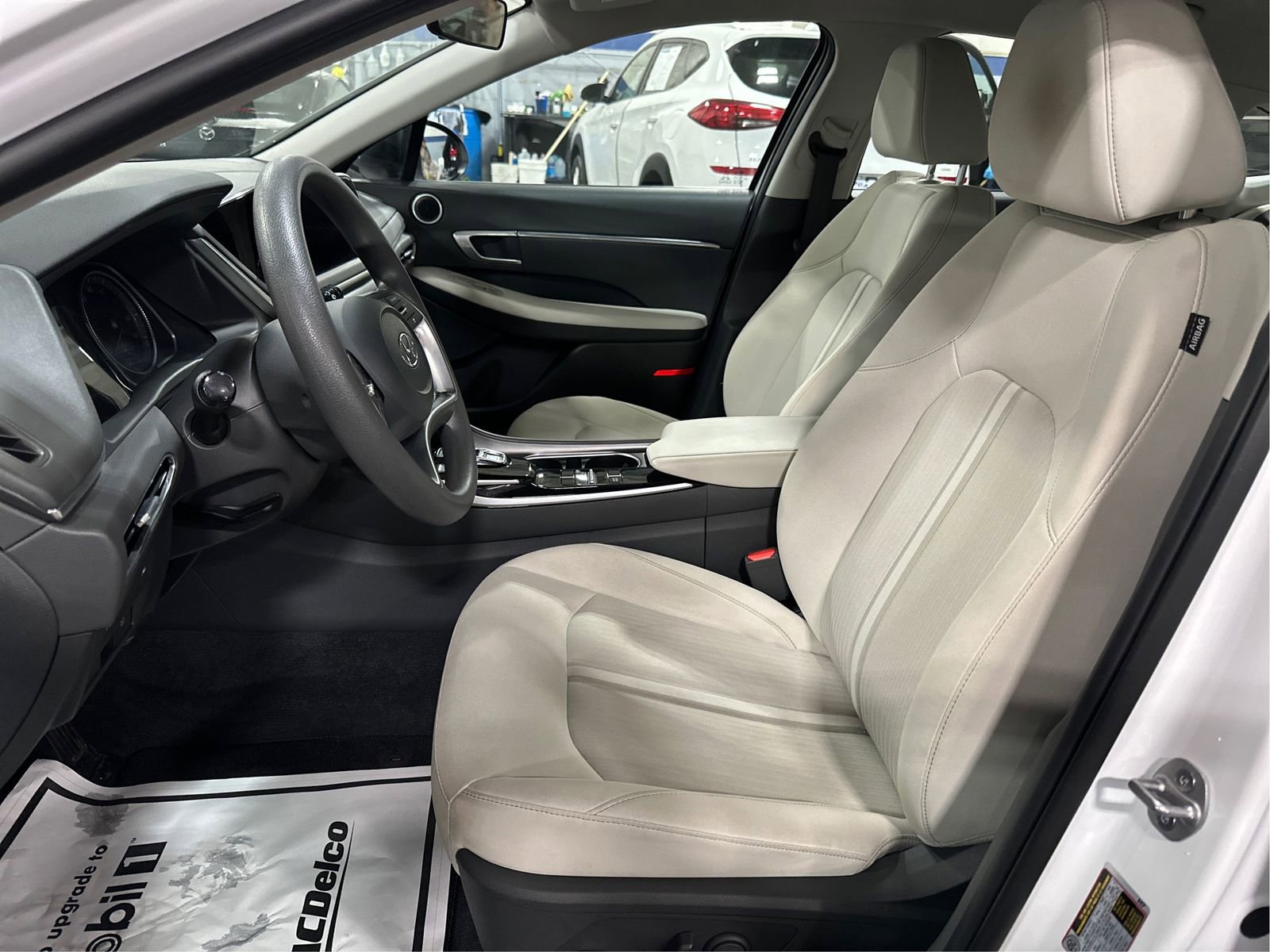 Certified 2023 Hyundai Sonata SEL w/ Preferred Accessory Package FWD image 9