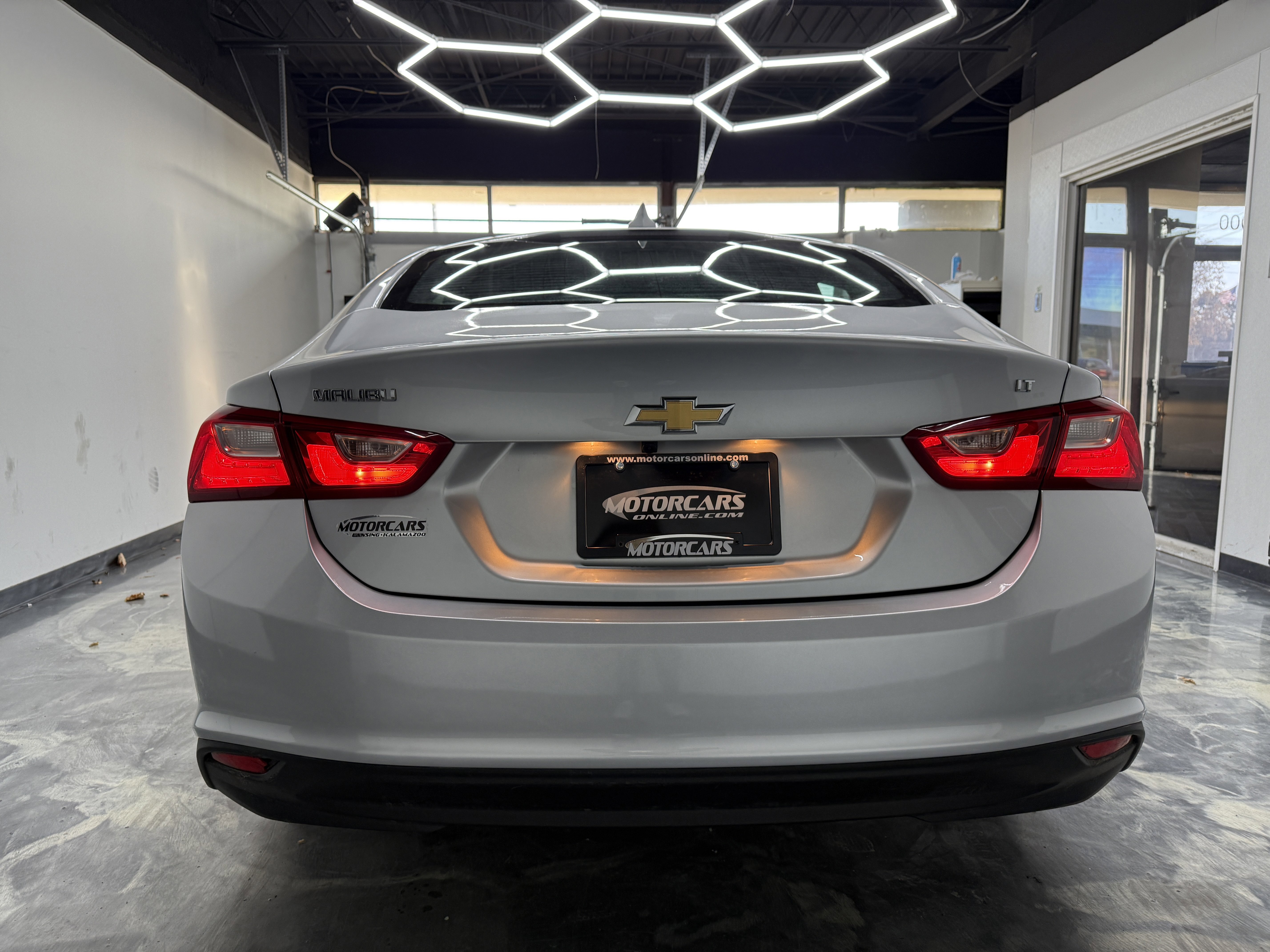 Used 2018 Chevrolet Malibu LT image 4