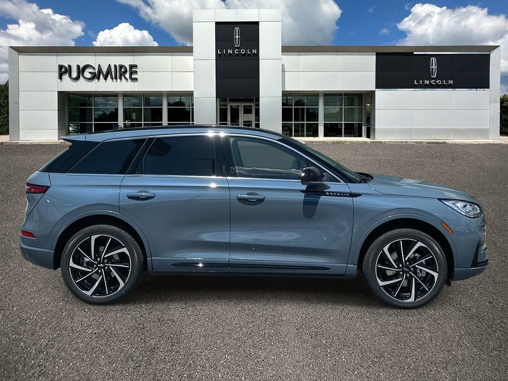 New 2025 Lincoln Corsair Grand Touring w/ Rear Removable Package Tray