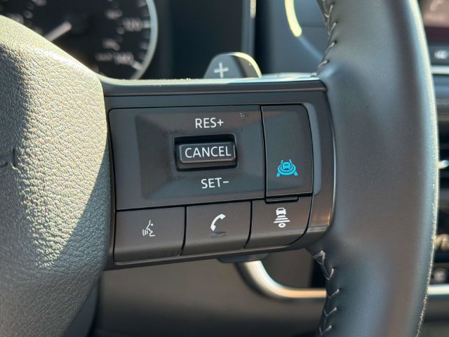 Used 2025 Nissan Rogue SV AWD/4WD image 30
