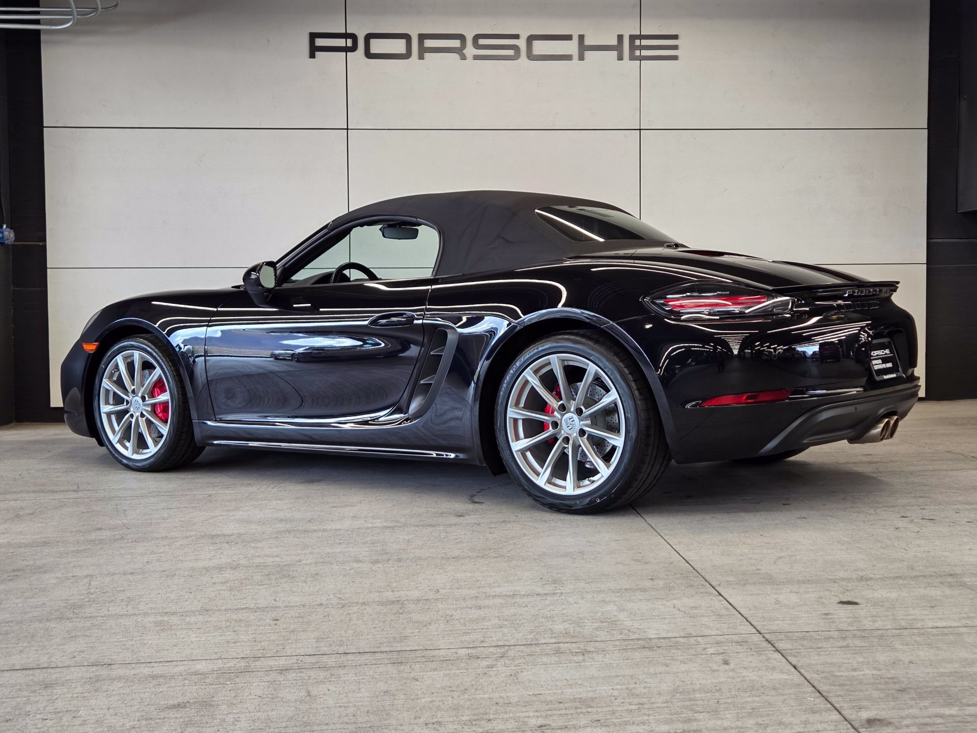 Certified 2025 Porsche 718 Boxster S RWD image 3