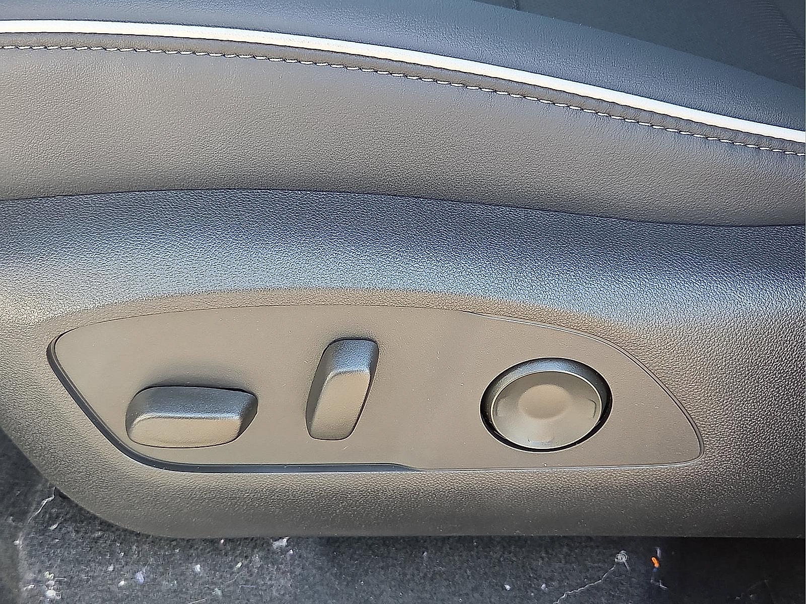 New 2027 Buick Enclave Sport Touring w/ Power Package FWD image 16