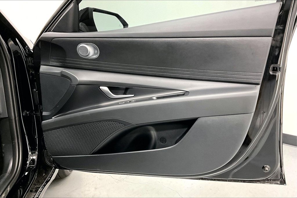 New 2026 Hyundai Elantra SE FWD image 10