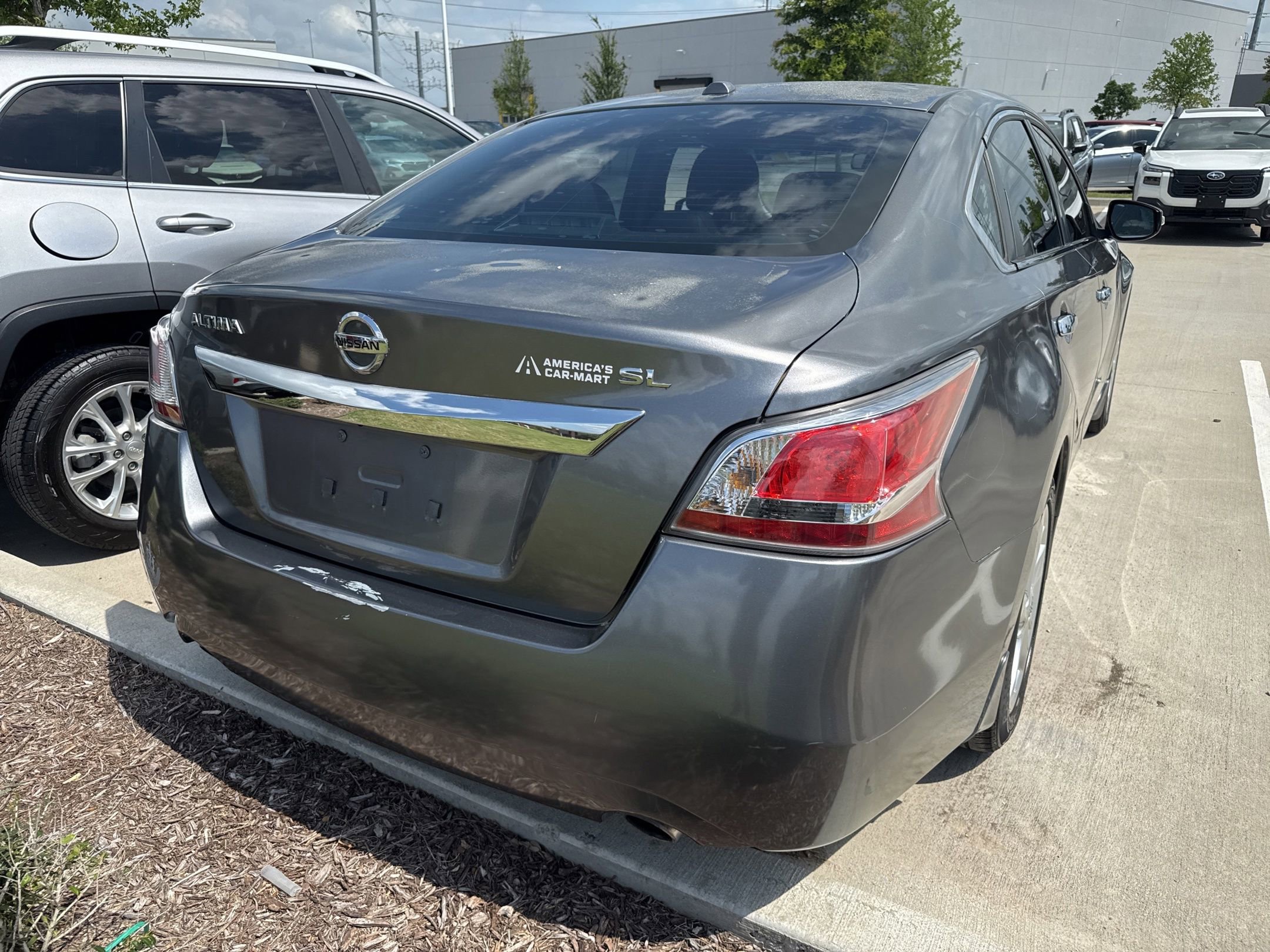 Used 2015 Nissan Altima 2.5 SL w/ Technology Package FWD image 3