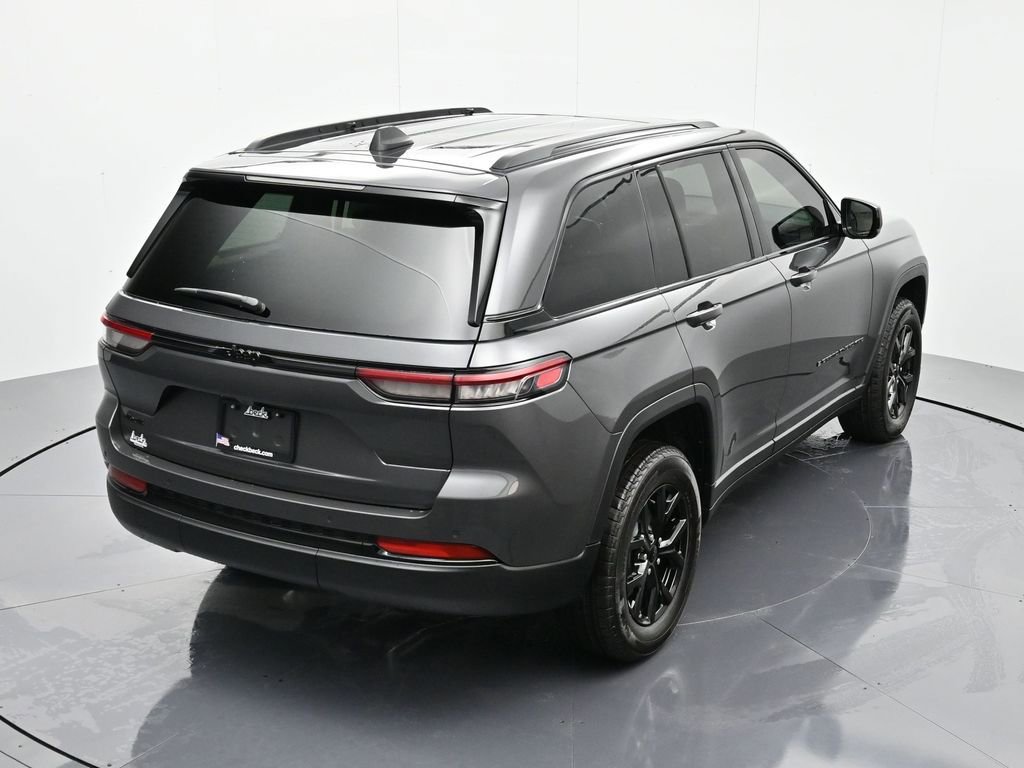New 2025 Jeep Grand Cherokee Altitude image 34