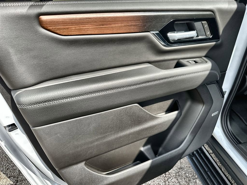 New 2026 GMC Yukon XL Denali w/ Denali Reserve Package image 15