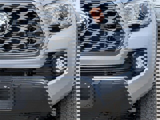 Used 2021 Toyota Tacoma TRD Off-Road w/ TRD Premium Off Road Package image 8