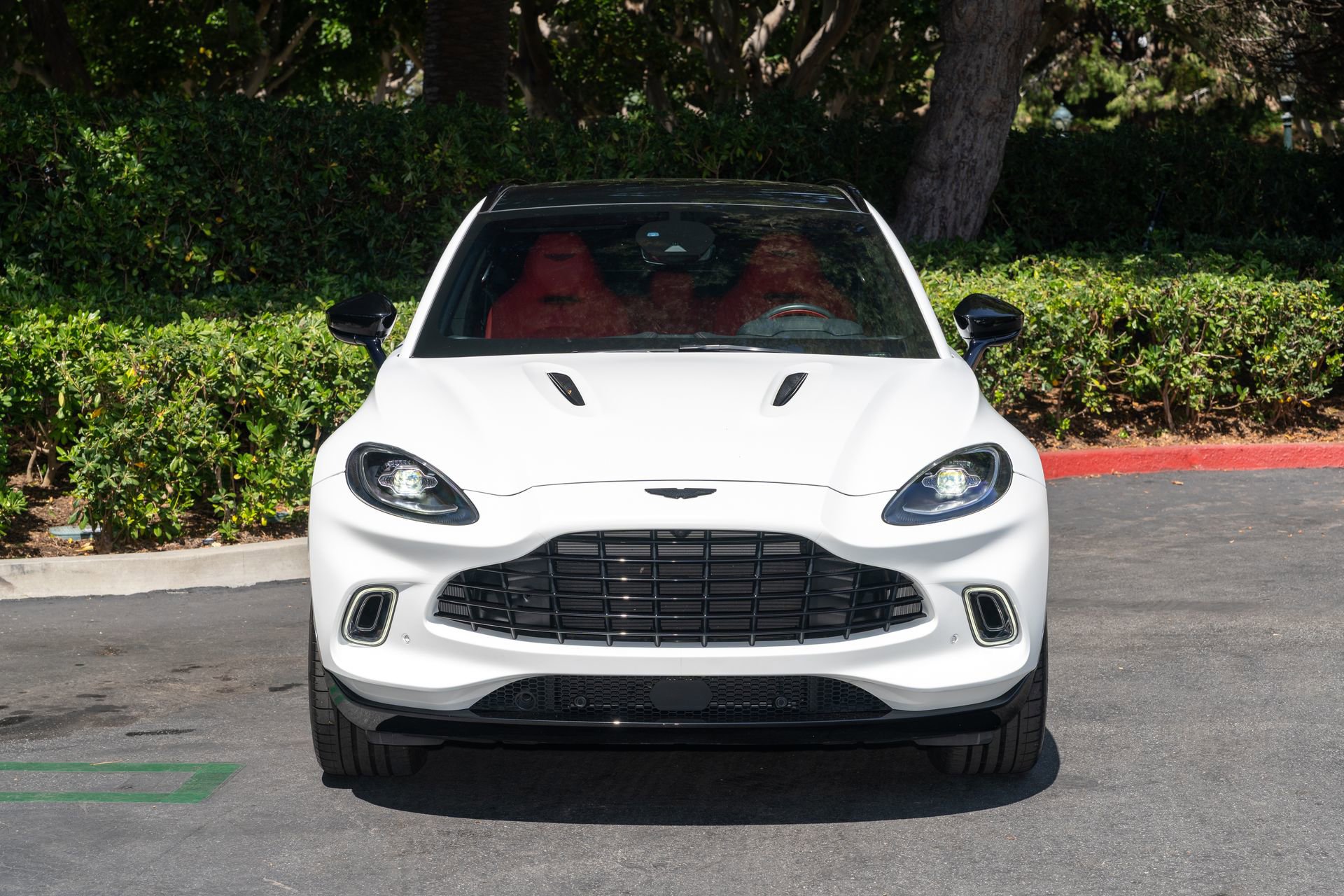 Used 2023 Aston Martin DBX AWD/4WD image 5