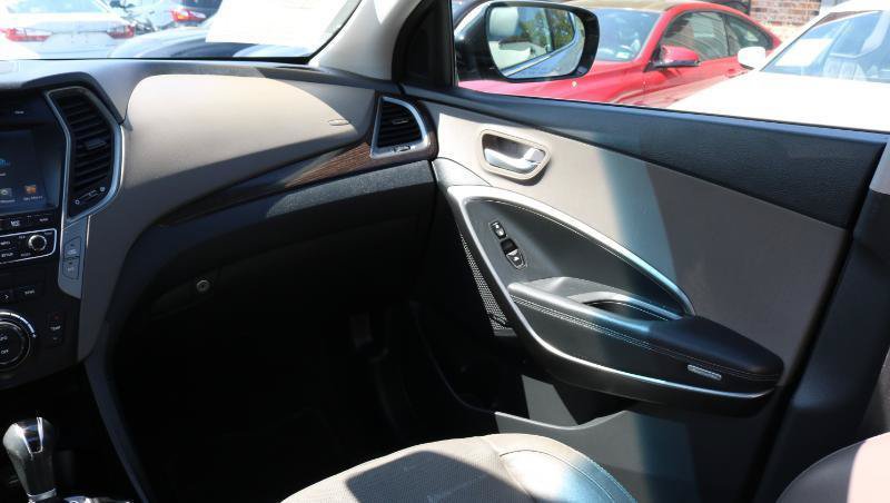 Used 2017 Hyundai Santa Fe Sport w/ 2.0T Ultimate Tech Package 05 FWD image 16