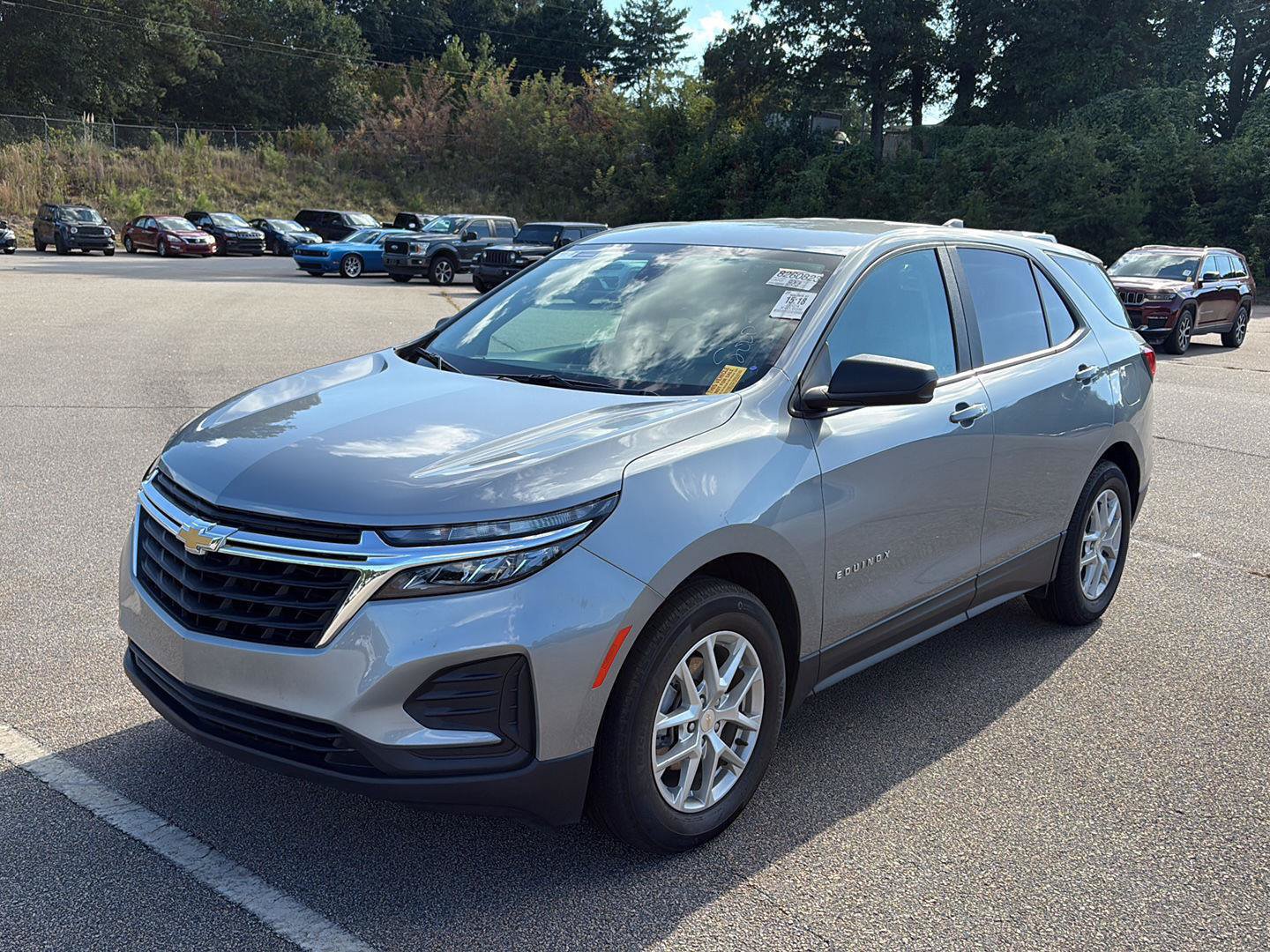 Used 2024 Chevrolet Equinox LS w/ LS Convenience Package FWD image 1