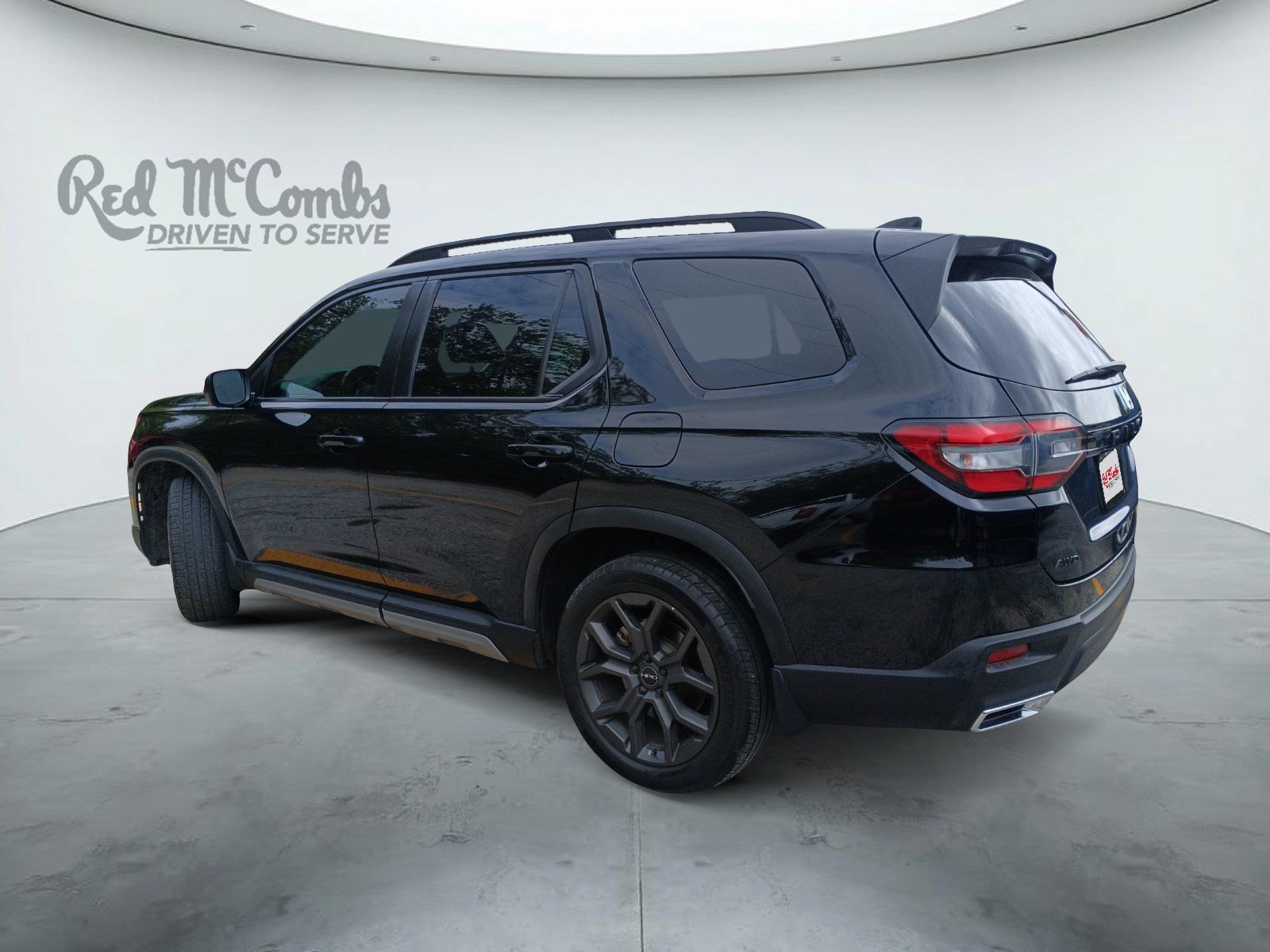 Used 2024 Honda Pilot Sport image 3