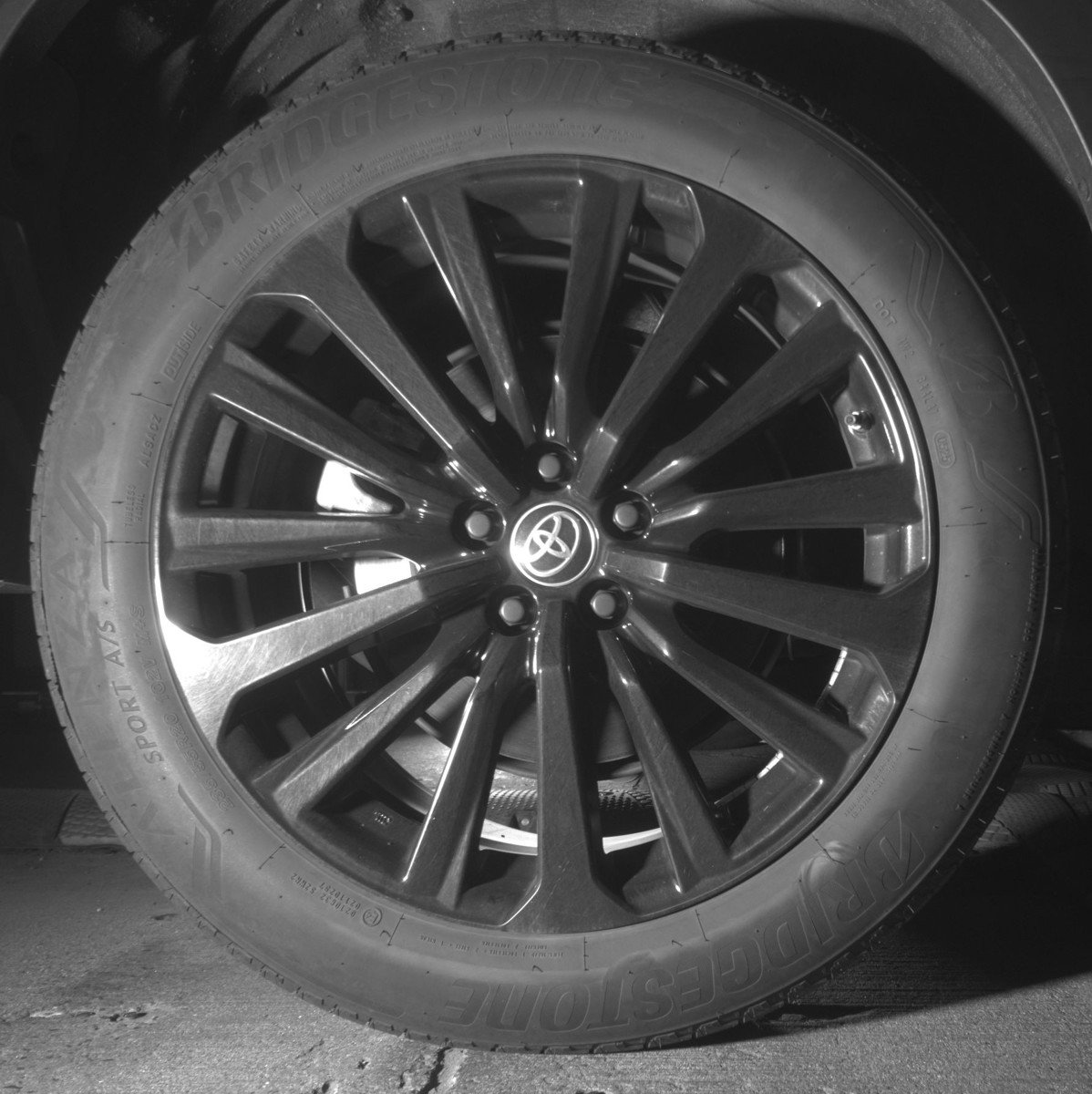 Used 2025 Toyota Highlander XSE AWD/4WD image 15