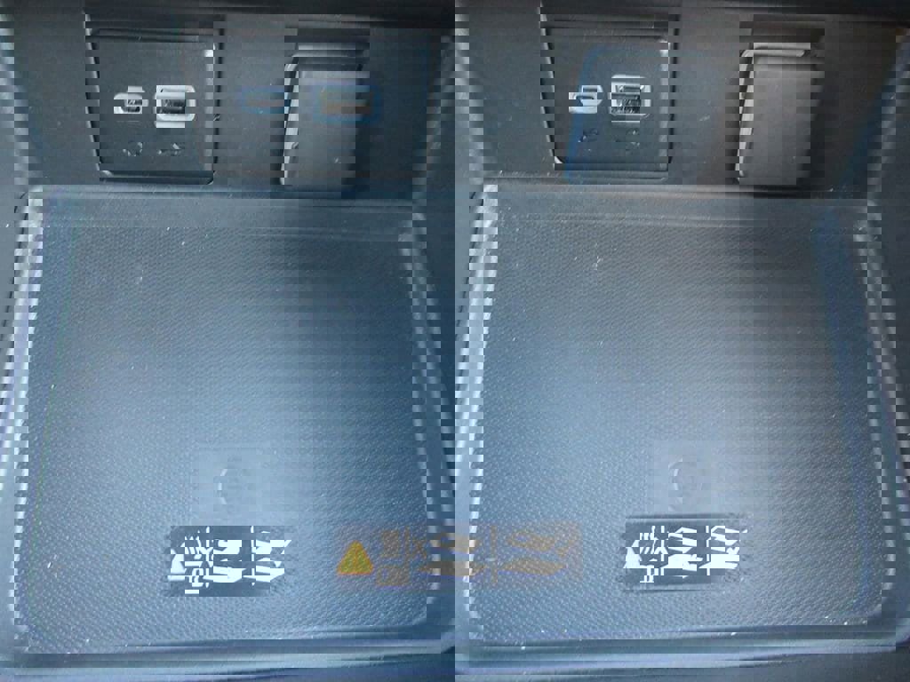 Certified 2024 Chevrolet Suburban Z71 w/ Luxury Package image 32