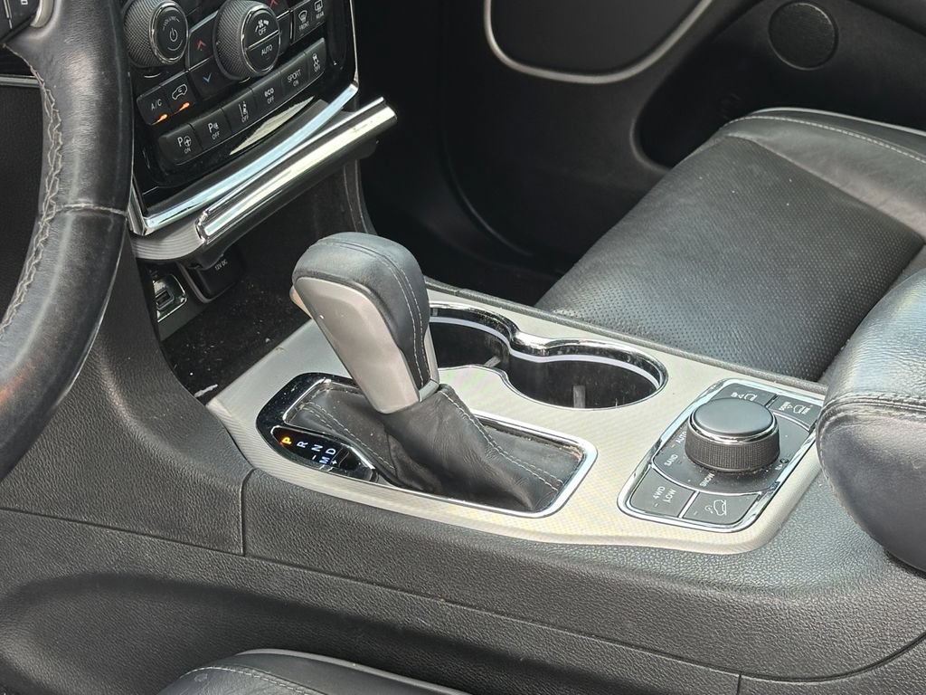 Used 2020 Jeep Grand Cherokee Summit w/ Platinum Series Group AWD/4WD image 19