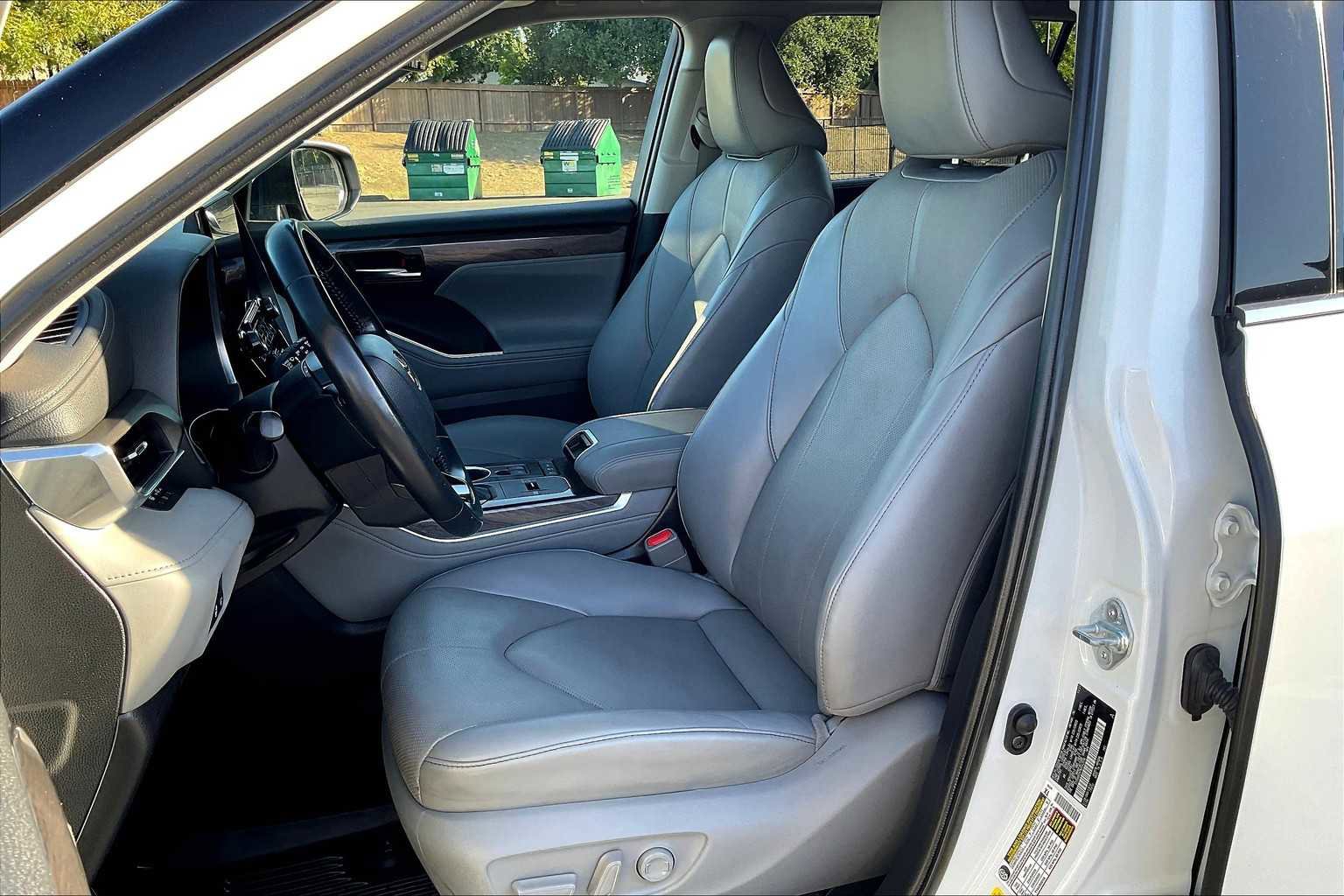 Used 2022 Toyota Highlander Limited image 28