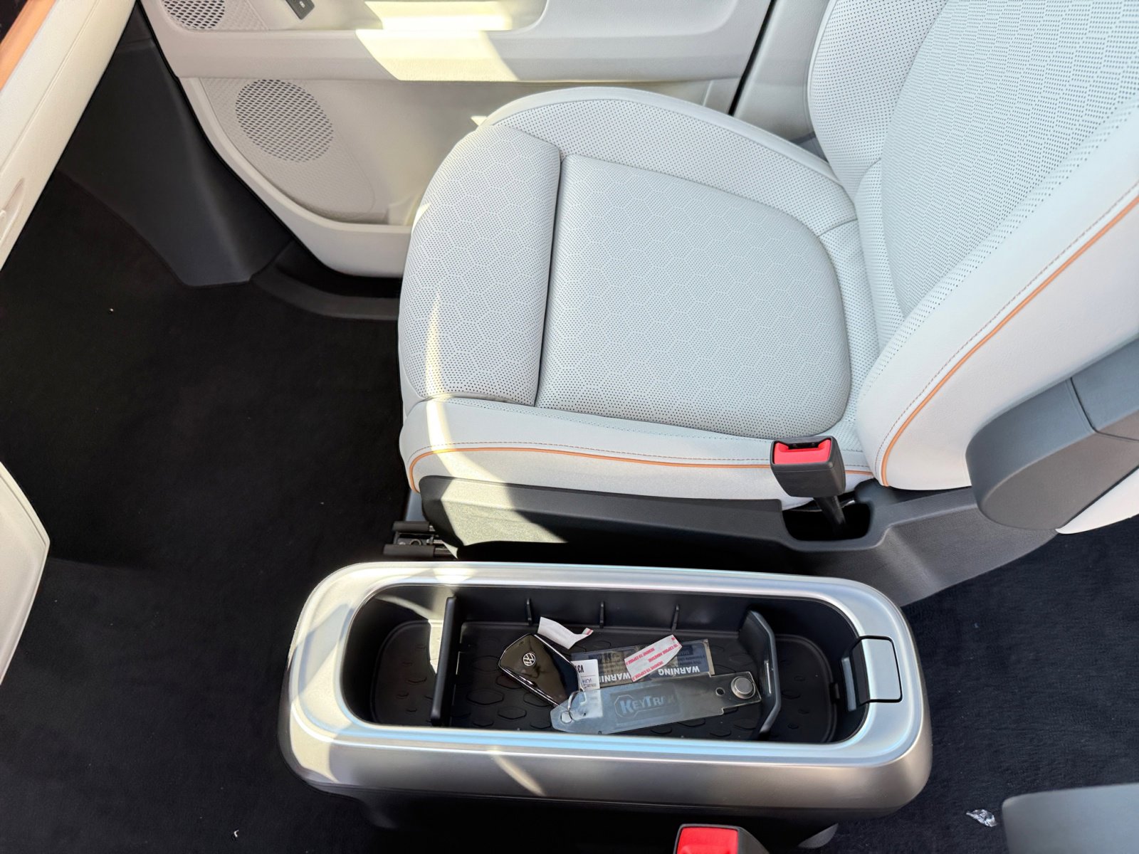 New 2025 Volkswagen ID. Buzz 1st Edition RWD image 14