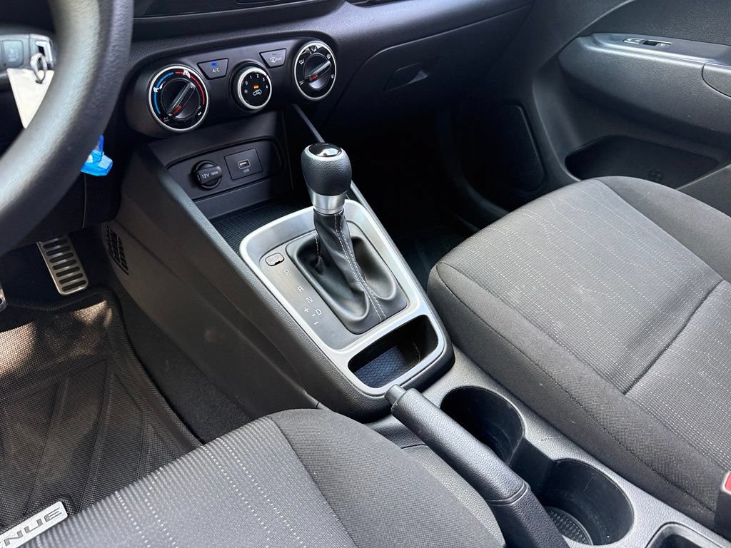 Used 2020 Hyundai Venue SE FWD image 13