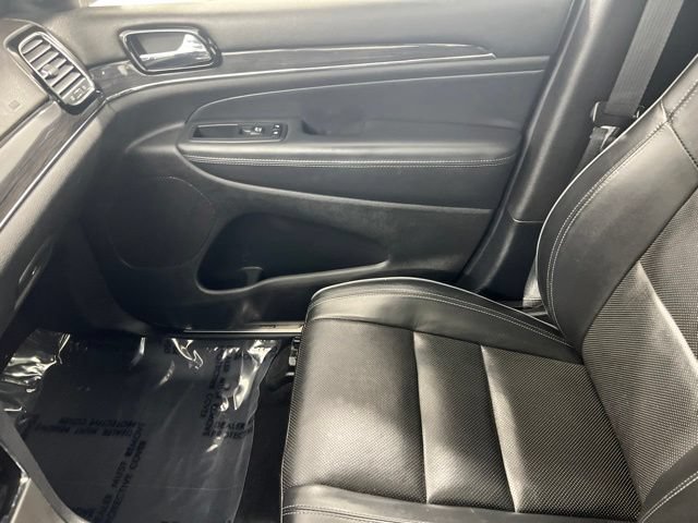 Used 2020 Jeep Grand Cherokee Overland AWD/4WD image 17